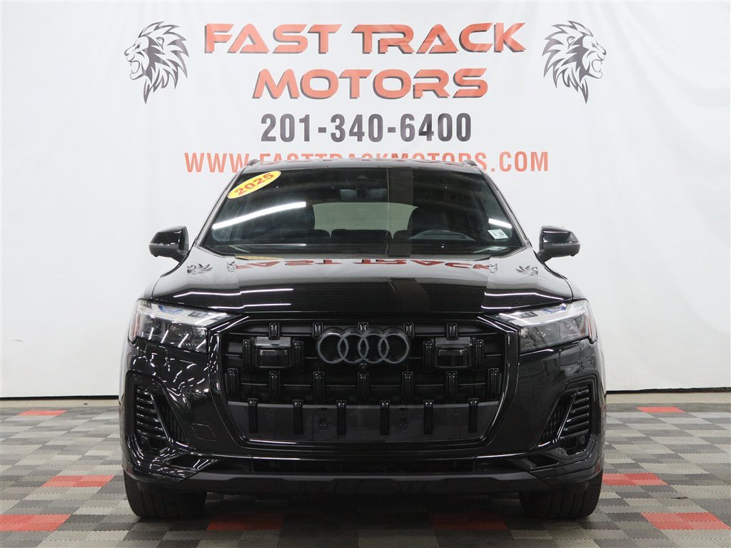 Used 2025 Audi Q7 3.0T Prestige AWD/4WD image 2