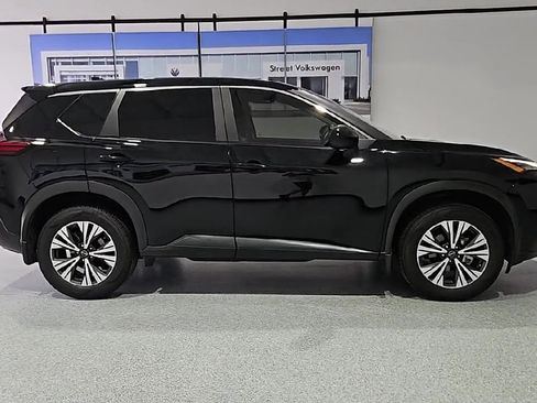 Used 2023 Nissan Rogue SV FWD image 9