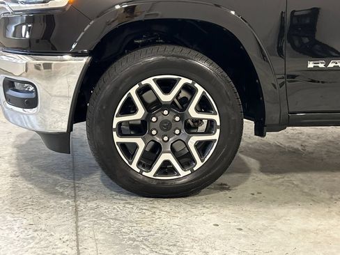Used 2025 RAM 1500 Laramie AWD/4WD image 11