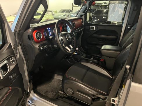 Used 2018 Jeep Wrangler Rubicon AWD/4WD image 10