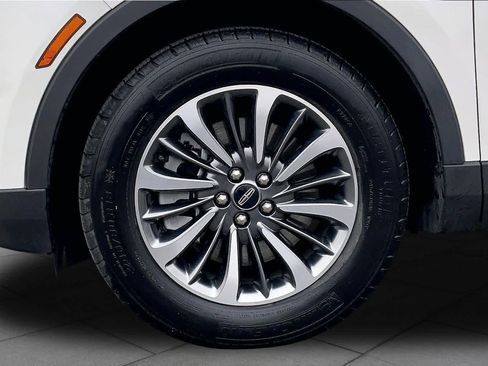 Used 2021 Lincoln Nautilus FWD w/ Equipment Group 101A image 11