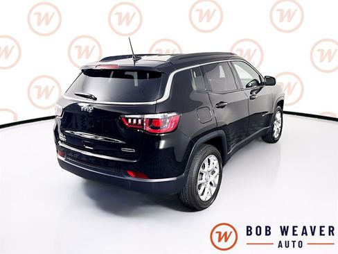 Used 2023 Jeep Compass Latitude AWD/4WD image 8