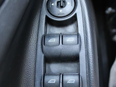 Used 2017 Ford Escape SE image 21