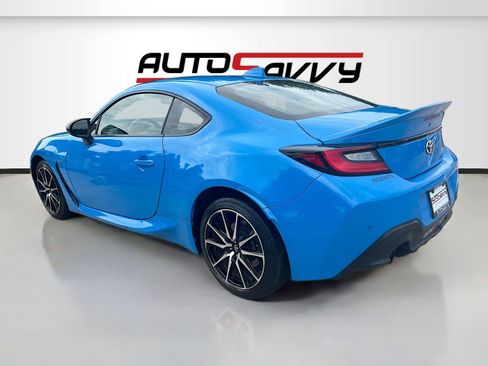 Used 2023 Toyota GR86 RWD image 5