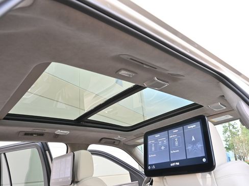 Used 2021 Cadillac Escalade Premium Luxury Platinum image 25