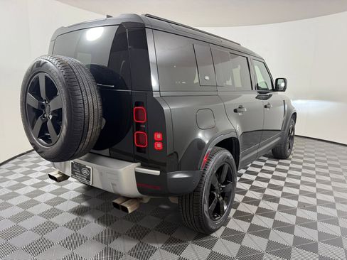 Used 2024 Land Rover Defender 110 S image 8