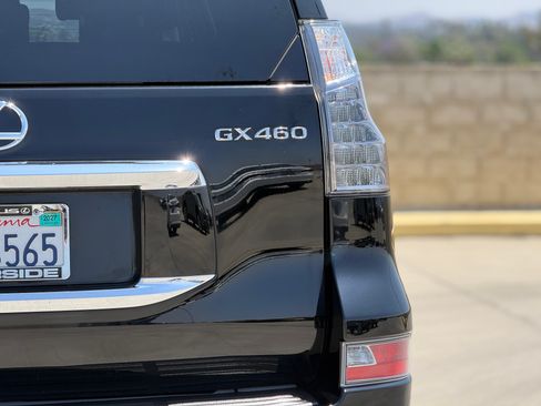 Used 2017 Lexus GX 460 Premium w/ Premium Package AWD/4WD image 12
