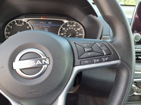 Certified 2025 Nissan Altima 2.5 SV FWD image 10