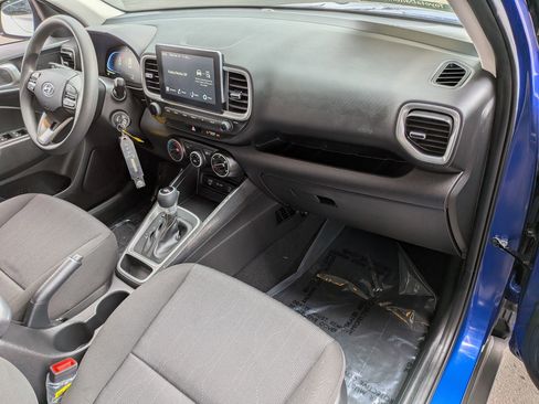 Used 2025 Hyundai Venue SE image 31