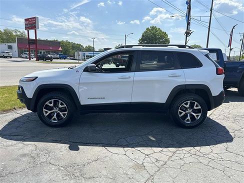 Used 2015 Jeep Cherokee Trailhawk w/ Leather Interior Group AWD/4WD image 4