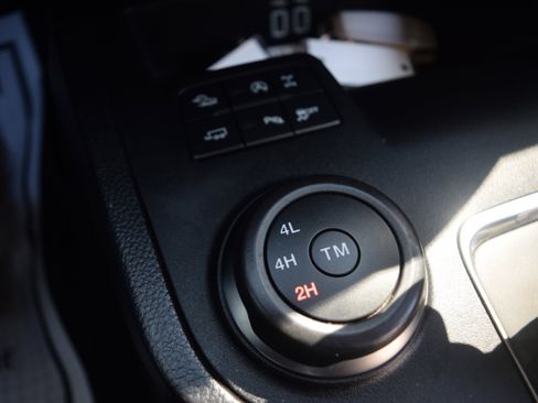 Used 2019 Ford Ranger Lariat w/ Equipment Group 501A Mid image 12