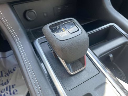 Used 2025 Nissan Pathfinder Platinum AWD/4WD image 43