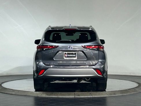 Used 2024 Toyota Highlander Platinum AWD/4WD image 8