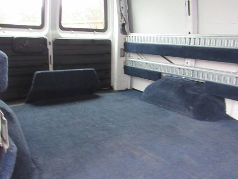 Used 2018 Chevrolet Express 2500 image 21