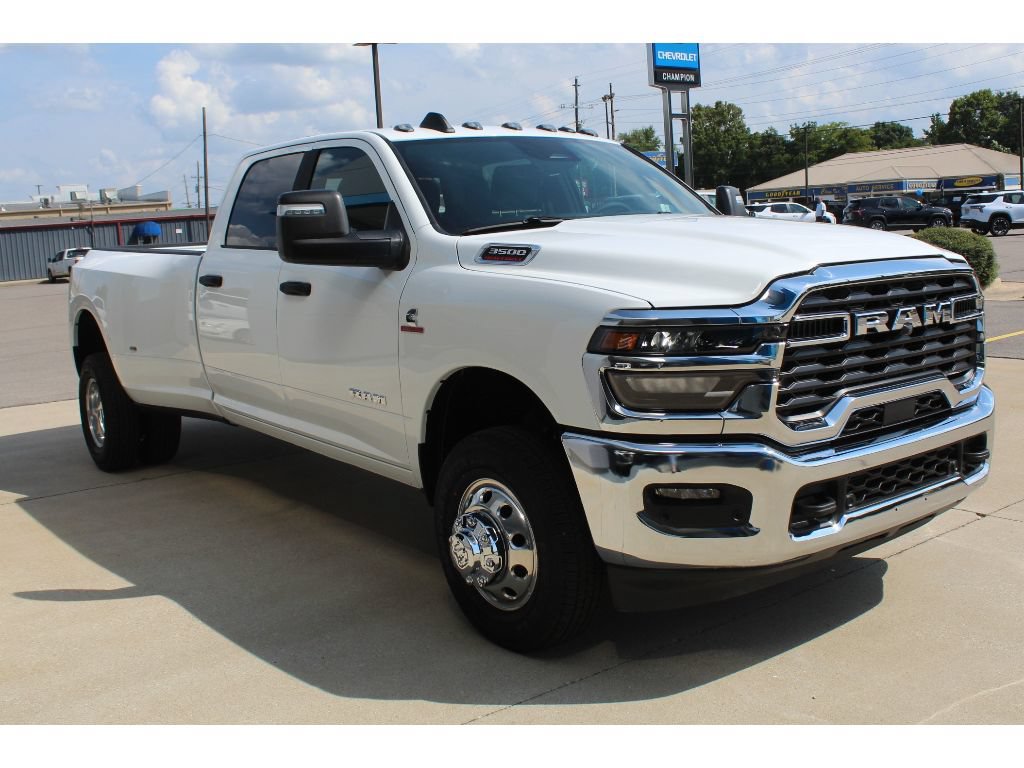 New 2027 RAM 3500 Big Horn AWD/4WD image 4