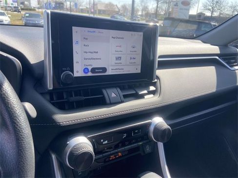 Used 2025 Toyota RAV4 LE image 20