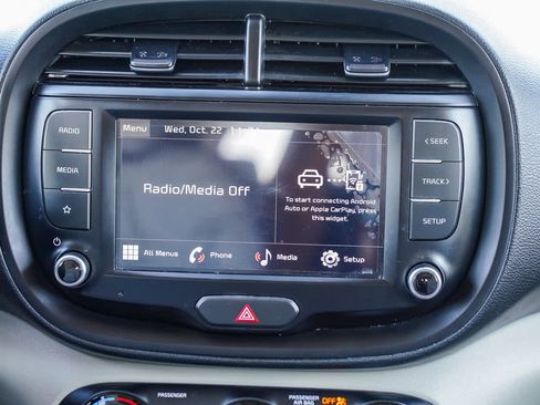 Used 2023 Kia Soul LX image 11