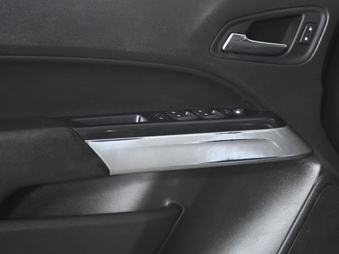 Used 2021 Chevrolet Colorado LT w/ LT Convenience Package image 21