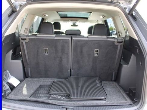 Used 2025 Volkswagen Atlas SEL Premium R-Line AWD/4WD image 11