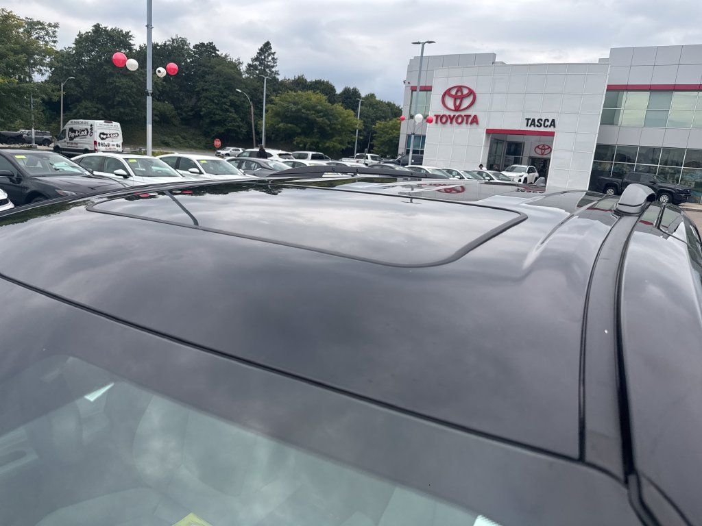 Used 2026 Toyota Sienna XLE AWD/4WD image 44