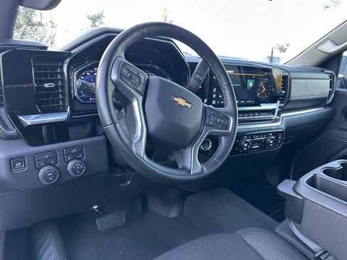 Used 2025 Chevrolet Silverado 2500 LT w/ Convenience Package AWD/4WD image 10