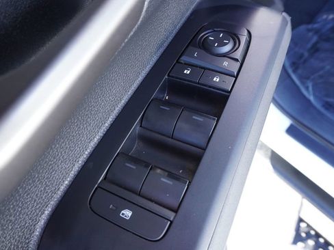 Used 2024 Toyota Tacoma TRD Sport image 17