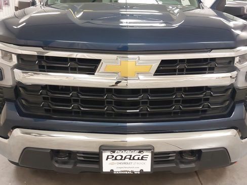 Used 2023 Chevrolet Silverado 1500 LT w/ All Star Edition Plus image 31