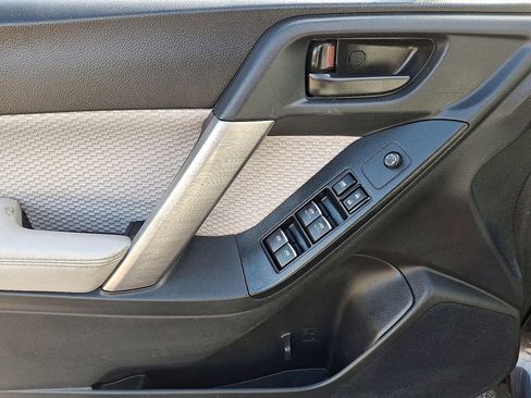 Used 2017 Subaru Forester 2.5i Premium w/ All-Weather Package image 13