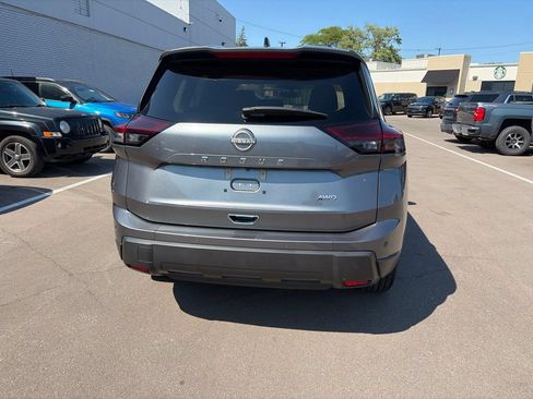 Used 2024 Nissan Rogue S AWD/4WD image 6