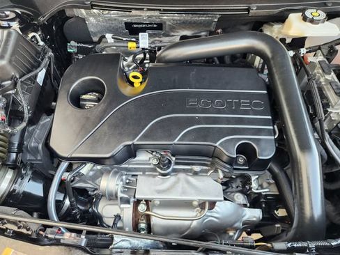 Used 2026 Chevrolet Equinox LT FWD image 32