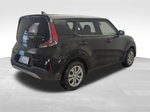 Used 2023 Kia Soul LX image 6
