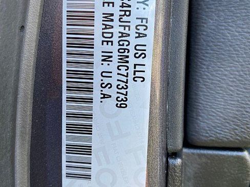 Used 2021 Jeep Grand Cherokee Laredo AWD/4WD image 62