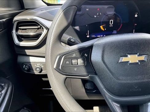 Used 2025 Chevrolet TrailBlazer LT AWD/4WD image 11