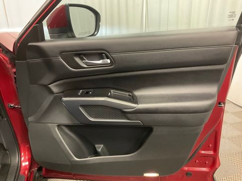 Used 2022 Nissan Pathfinder SL w/ SL Premium Package image 27