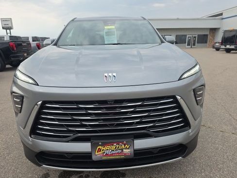 Used 2026 Buick Enclave Preferred AWD/4WD image 8