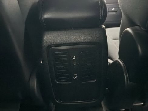 Used 2021 Dodge Durango SXT image 33