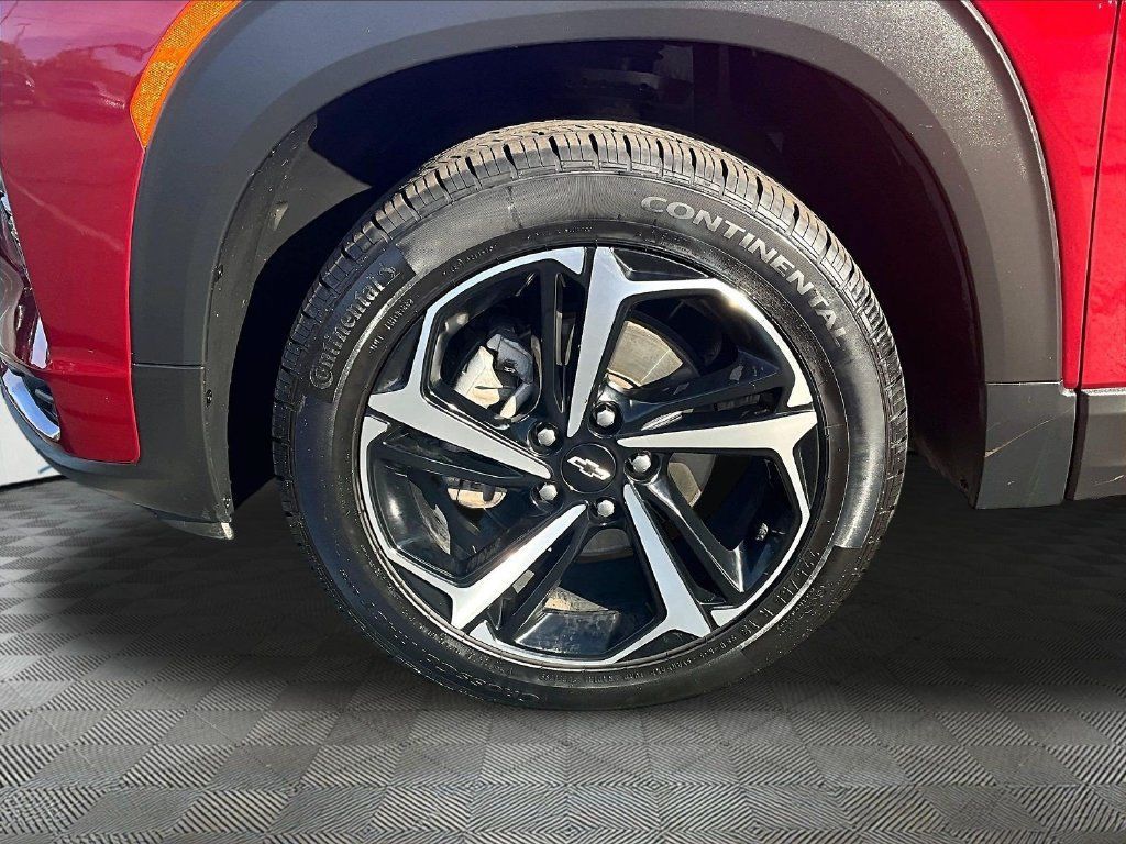 Used 2023 Chevrolet TrailBlazer RS w/ Sun and Liftgate Package AWD/4WD image 7