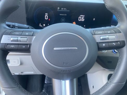 Used 2024 Hyundai Kona SEL image 18