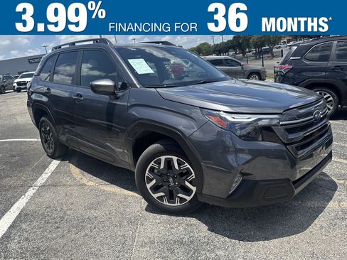 Used 2025 Subaru Forester Premium AWD/4WD image 1