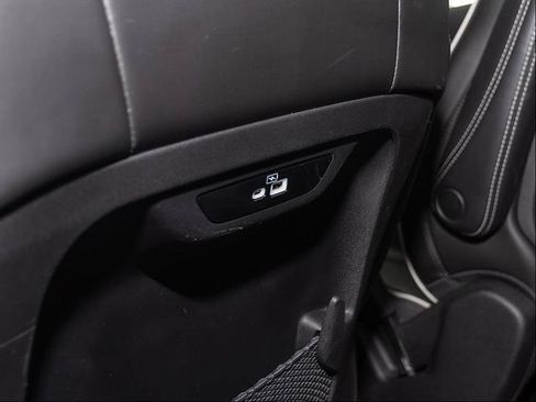 Used 2023 Chrysler Pacifica Limited w/ S Appearance Package AWD/4WD image 19