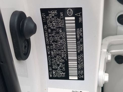 Used 2022 Lexus UX 200 w/ Accessory Package (Z2) FWD image 35