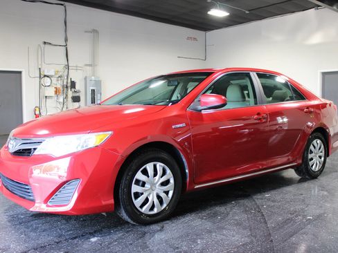 Used 2013 Toyota Camry LE FWD image 6