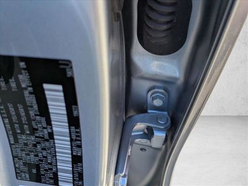 Used 2025 Toyota Corolla Cross SE image 25