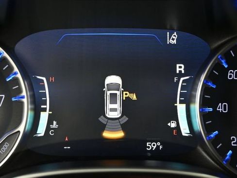Certified 2024 Chrysler Pacifica Limited FWD image 45