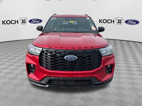 Used 2025 Ford Explorer ST-Line w/ ST-Line Street Pack AWD/4WD image 2