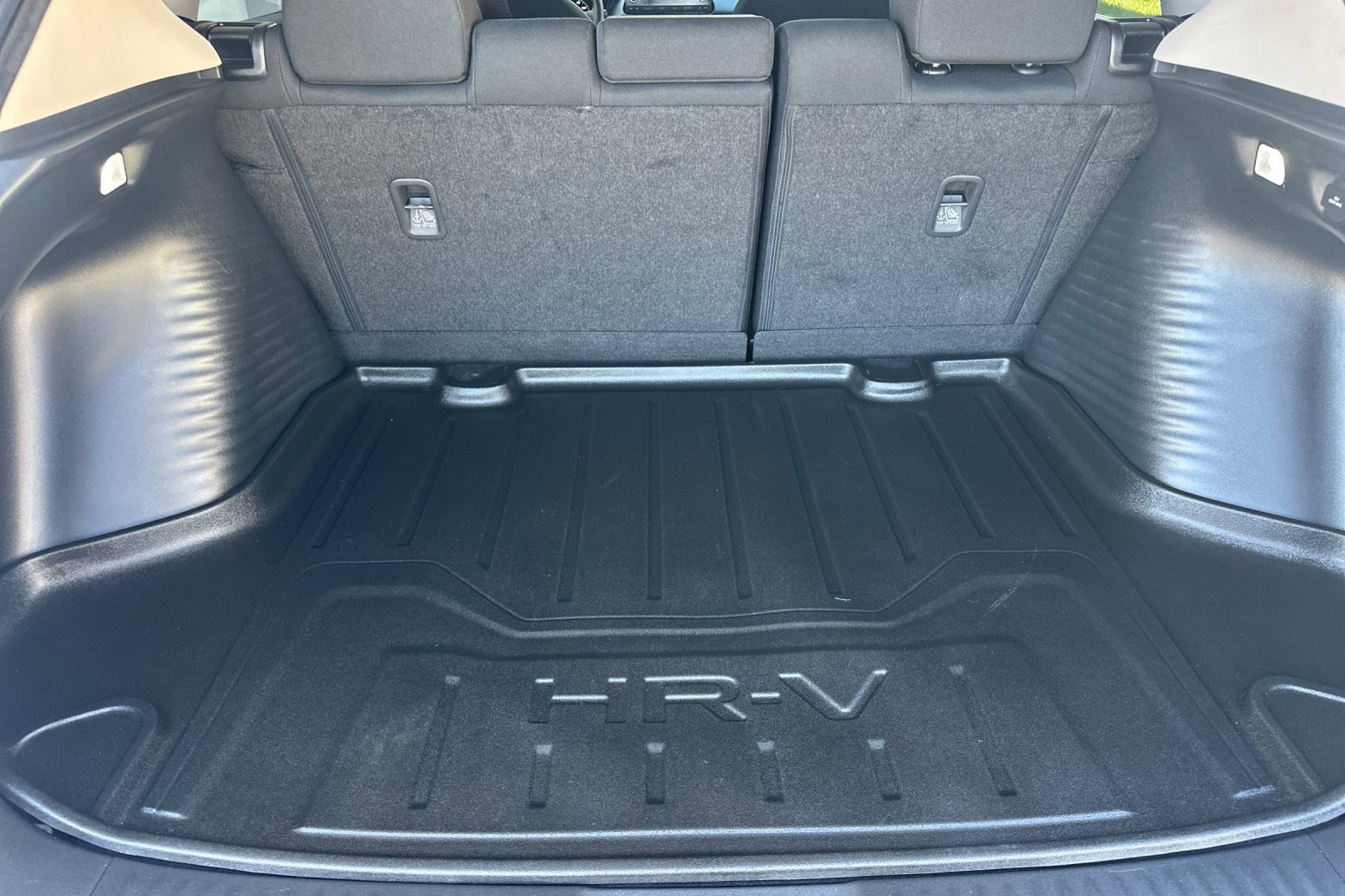 Certified 2025 Honda HR-V LX image 15