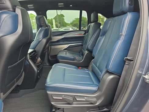 Used 2025 Cadillac Escalade IQ Luxury 2 w/ LPO, Premium Carpet Package AWD/4WD image 12