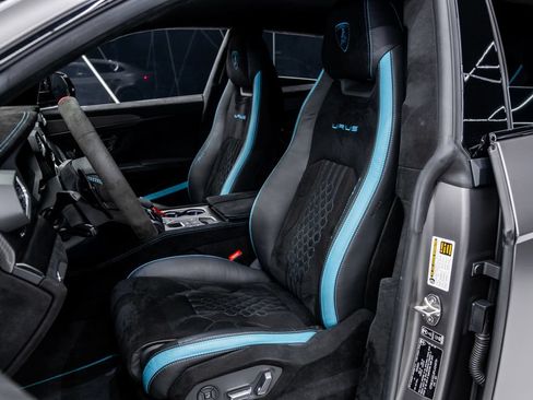 Used 2023 Lamborghini Urus Performante AWD/4WD image 13