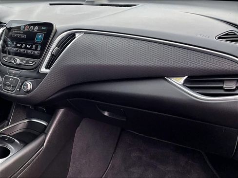 Used 2016 Chevrolet Malibu LT image 21