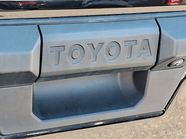 Used 2025 Toyota Tacoma SR5 AWD/4WD image 28